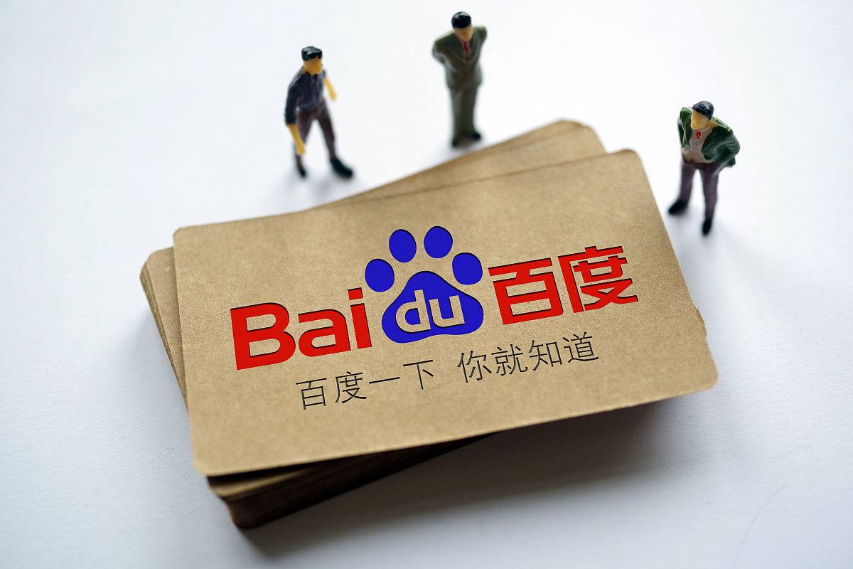 神彩vll驴友爬山捡剧毒蛇后轮流抚摸